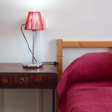 Tecla Bed & Breakfast 4*