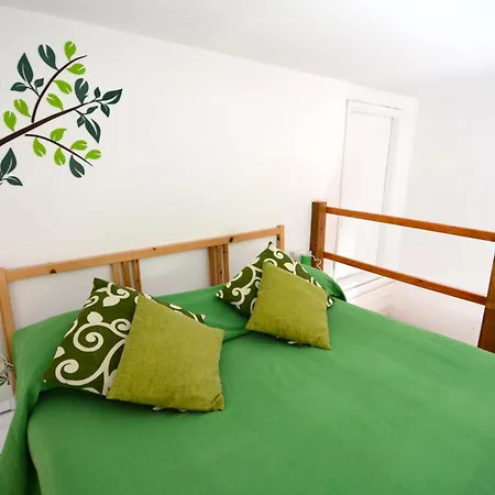 Tecla לינה וארוחת בוקר